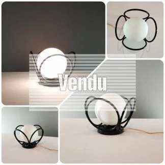 Lampe à poser ancienne style moderne en verre opaline et métallique noir S80