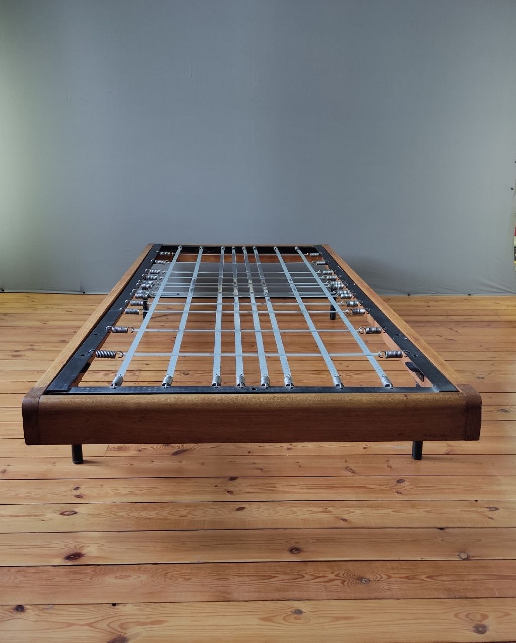 Lit minimaliste VINTAGE – Image 9